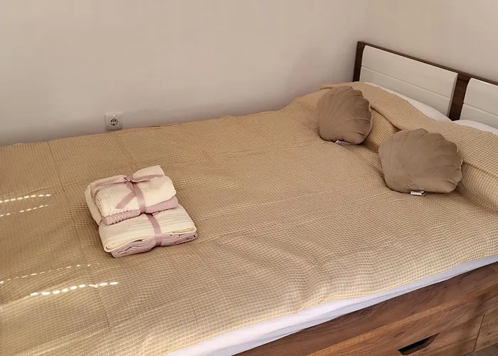 Glamping Na Vrhu בית נופש *